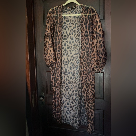 Leopard pattern shaw - Picture 1 of 2